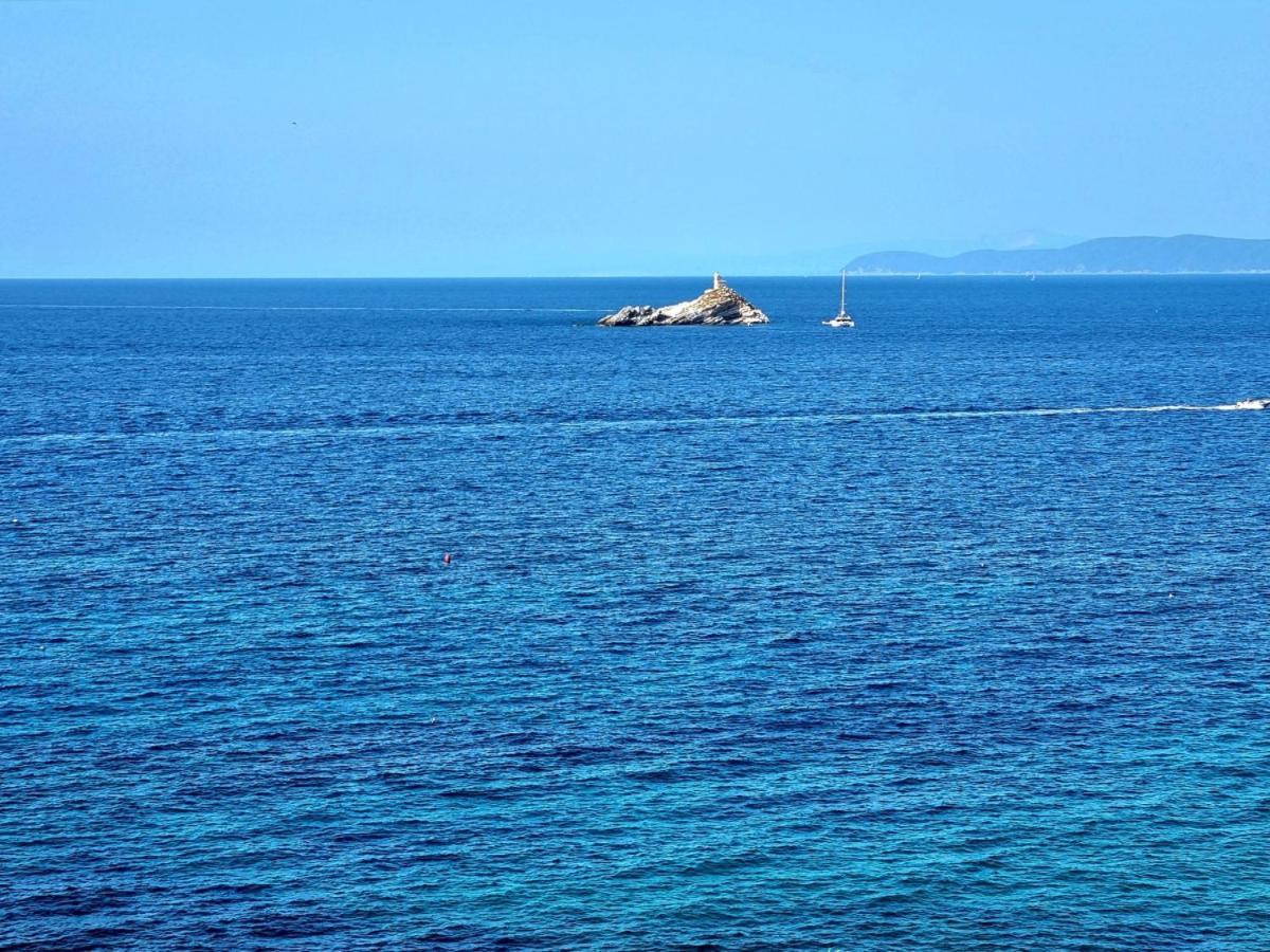 Appartamenti La Terrazza Sulle Ghiaie - Goelba Portoferraio Ngoại thất bức ảnh
