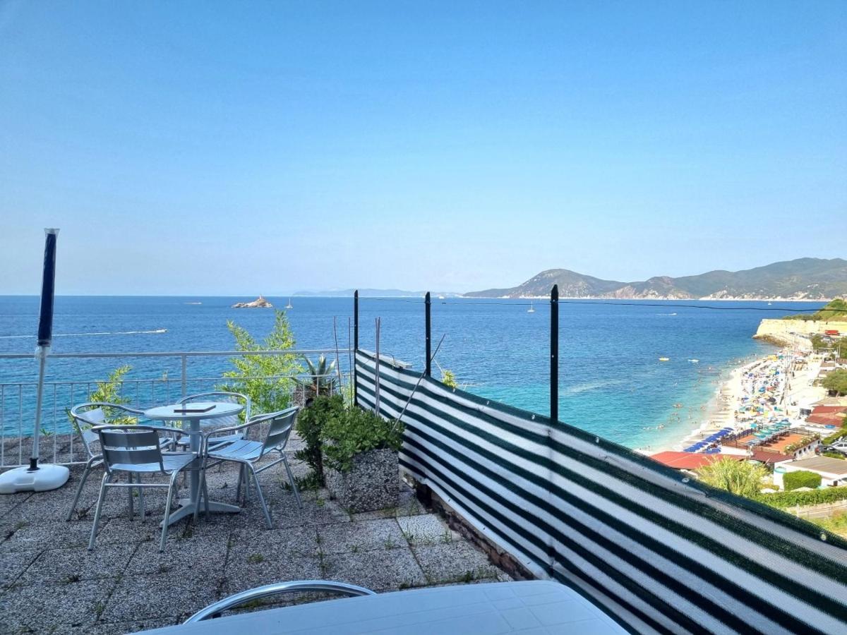 Appartamenti La Terrazza Sulle Ghiaie - Goelba Portoferraio Ngoại thất bức ảnh